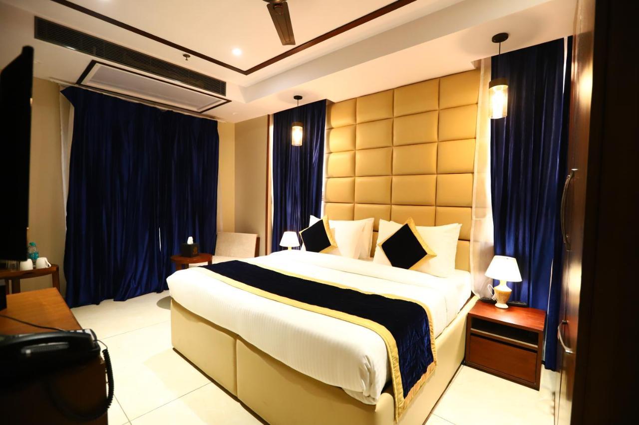 ניו דלהי Sanca International Hotel In Patel Nagar Delhi מראה חיצוני תמונה
