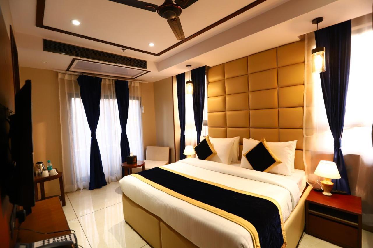 ניו דלהי Sanca International Hotel In Patel Nagar Delhi מראה חיצוני תמונה